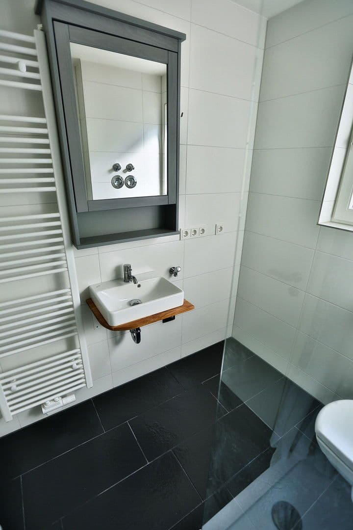 Pronájem bytu 2+1 50 m², Oberer Wingertweg, 75, Pforzheim, Bádensko-Württembersko Pronájem bytu 2+1 50 m², Oberer Wingertweg, 75, Pforzheim, Bádensko-Württembersko