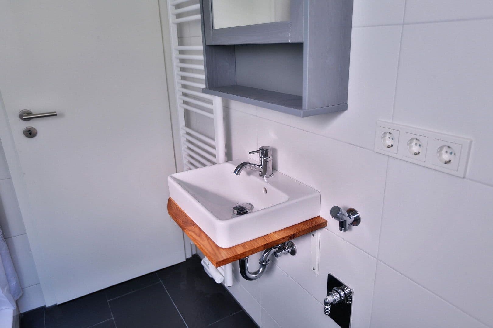 Pronájem bytu 2+1 50 m², Oberer Wingertweg, 75, Pforzheim, Bádensko-Württembersko Pronájem bytu 2+1 50 m², Oberer Wingertweg, 75, Pforzheim, Bádensko-Württembersko