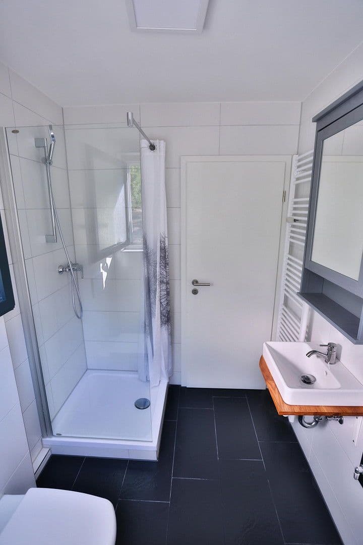 Pronájem bytu 2+1 50 m², Oberer Wingertweg, 75, Pforzheim, Bádensko-Württembersko Pronájem bytu 2+1 50 m², Oberer Wingertweg, 75, Pforzheim, Bádensko-Württembersko