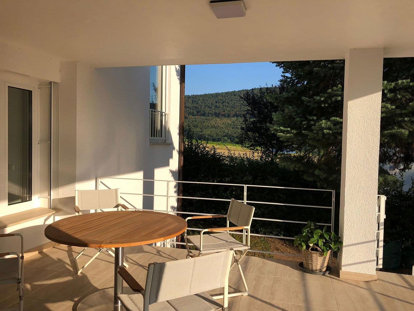 Pronájem domu 300 m², pozemek 1.899 m², Bürgstadt, Bavorsko Pronájem domu 300 m², pozemek 1.899 m², Bürgstadt, Bavorsko