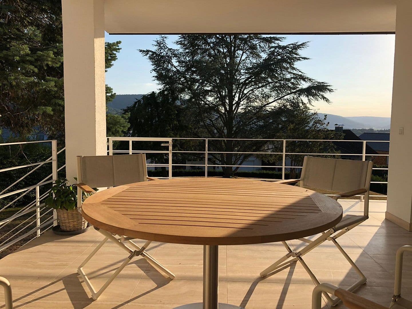 Pronájem domu 300 m², pozemek 1.899 m², Bürgstadt, Bavorsko Pronájem domu 300 m², pozemek 1.899 m², Bürgstadt, Bavorsko