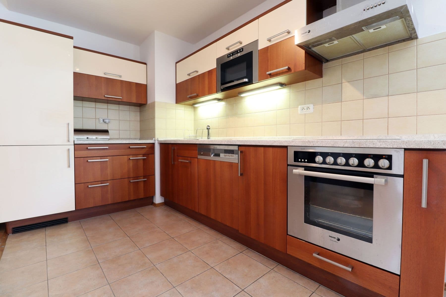 Pronájem bytu 3+kk 80 m², Paťanka, Praha, Praha Pronájem bytu 3+kk 80 m², Paťanka, Praha, Praha
