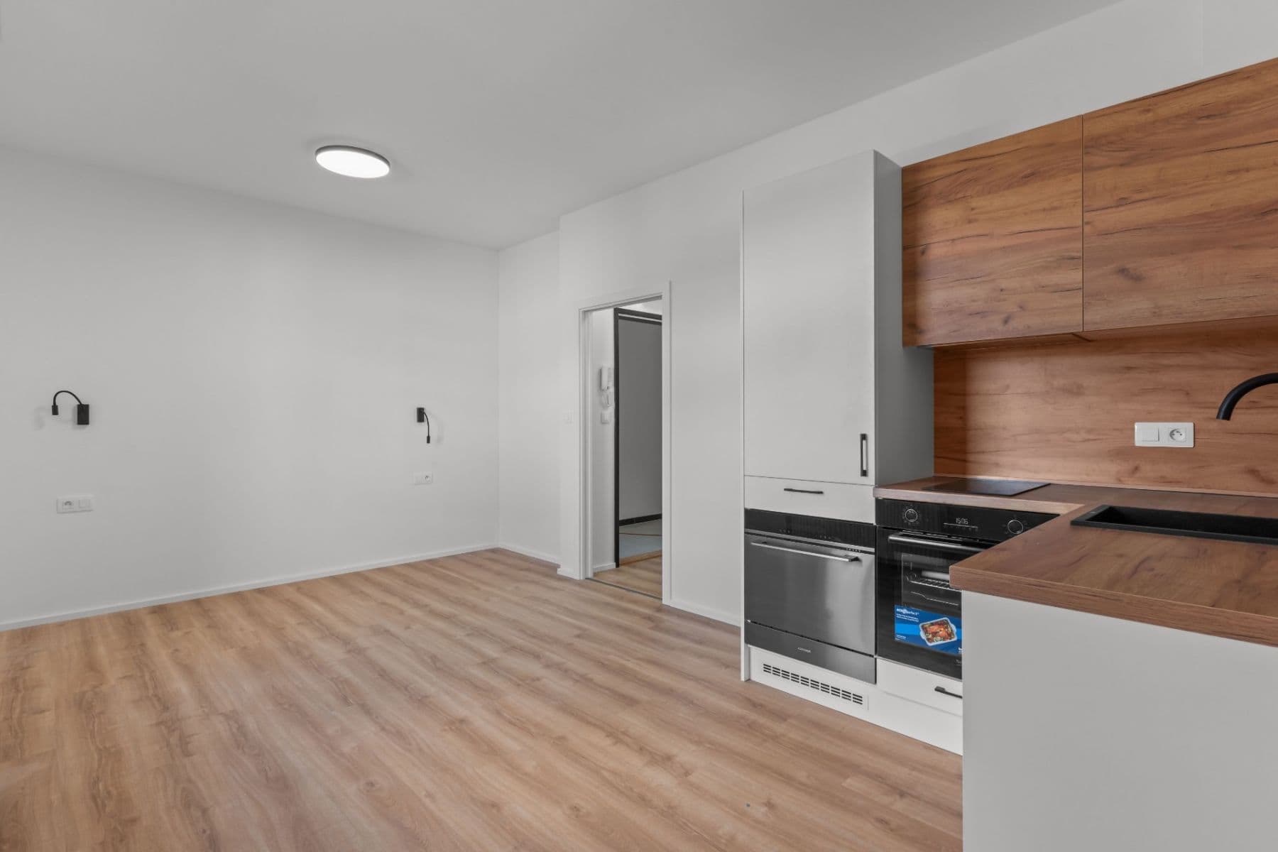 Pronájem bytu 1+kk 21 m², Jenečská, Praha, Praha Pronájem bytu 1+kk 21 m², Jenečská, Praha, Praha