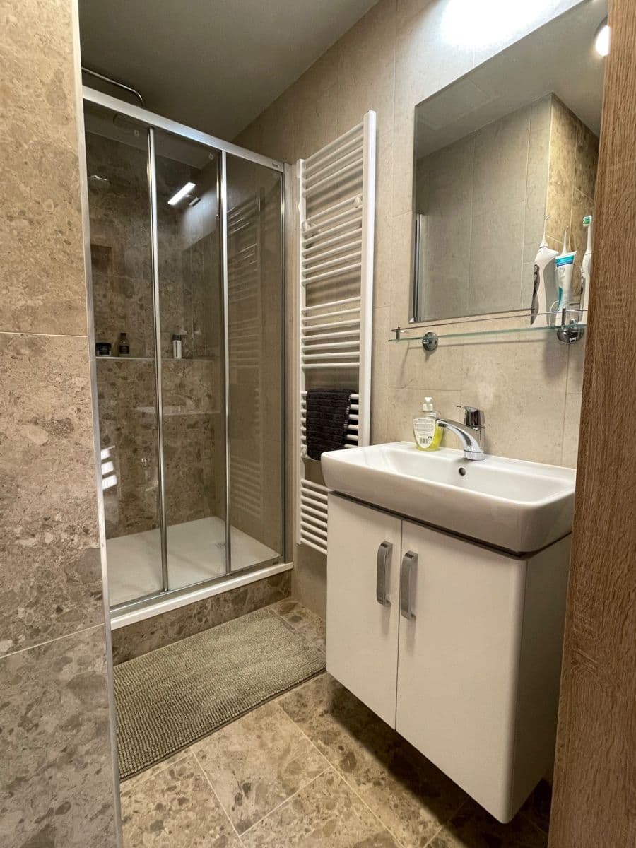 Prodej bytu 2+1 55 m², Radkovská, Telč, Kraj Vysočina Prodej bytu 2+1 55 m², Radkovská, Telč, Kraj Vysočina