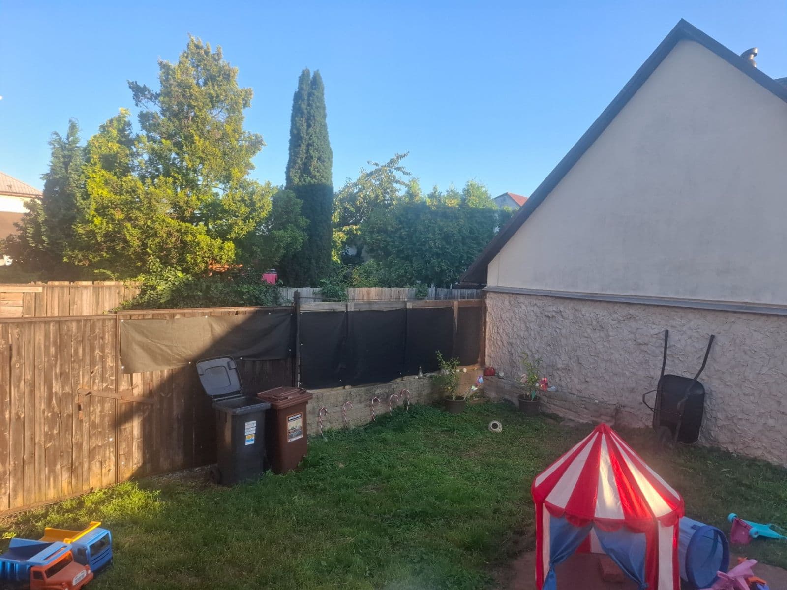 Prodej domu 119 m², pozemek 234 m², Česká, Bělá pod Bezdězem, Středočeský kraj Prodej domu 119 m², pozemek 234 m², Česká, Bělá pod Bezdězem, Středočeský kraj