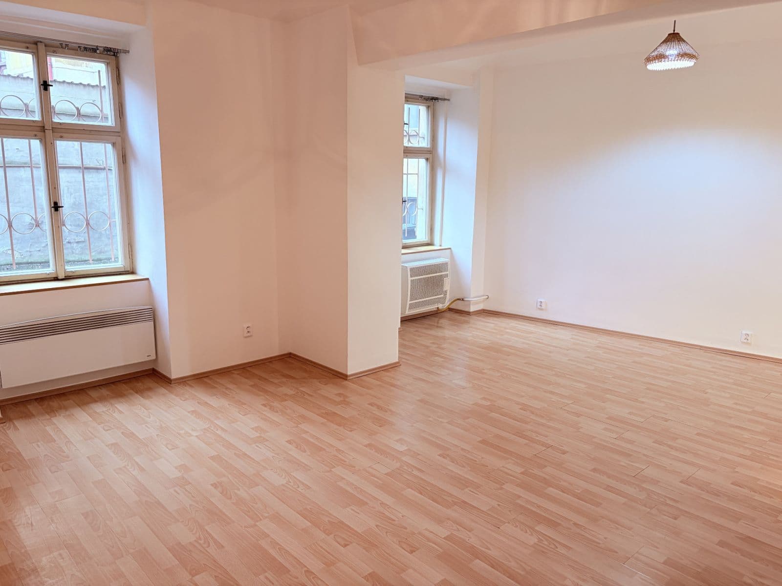 Prodej bytu 1+kk 38 m², Varšavská, Praha, Praha Prodej bytu 1+kk 38 m², Varšavská, Praha, Praha