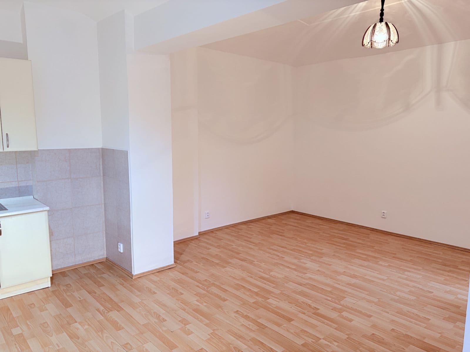 Prodej bytu 1+kk 38 m², Varšavská, Praha, Praha Prodej bytu 1+kk 38 m², Varšavská, Praha, Praha