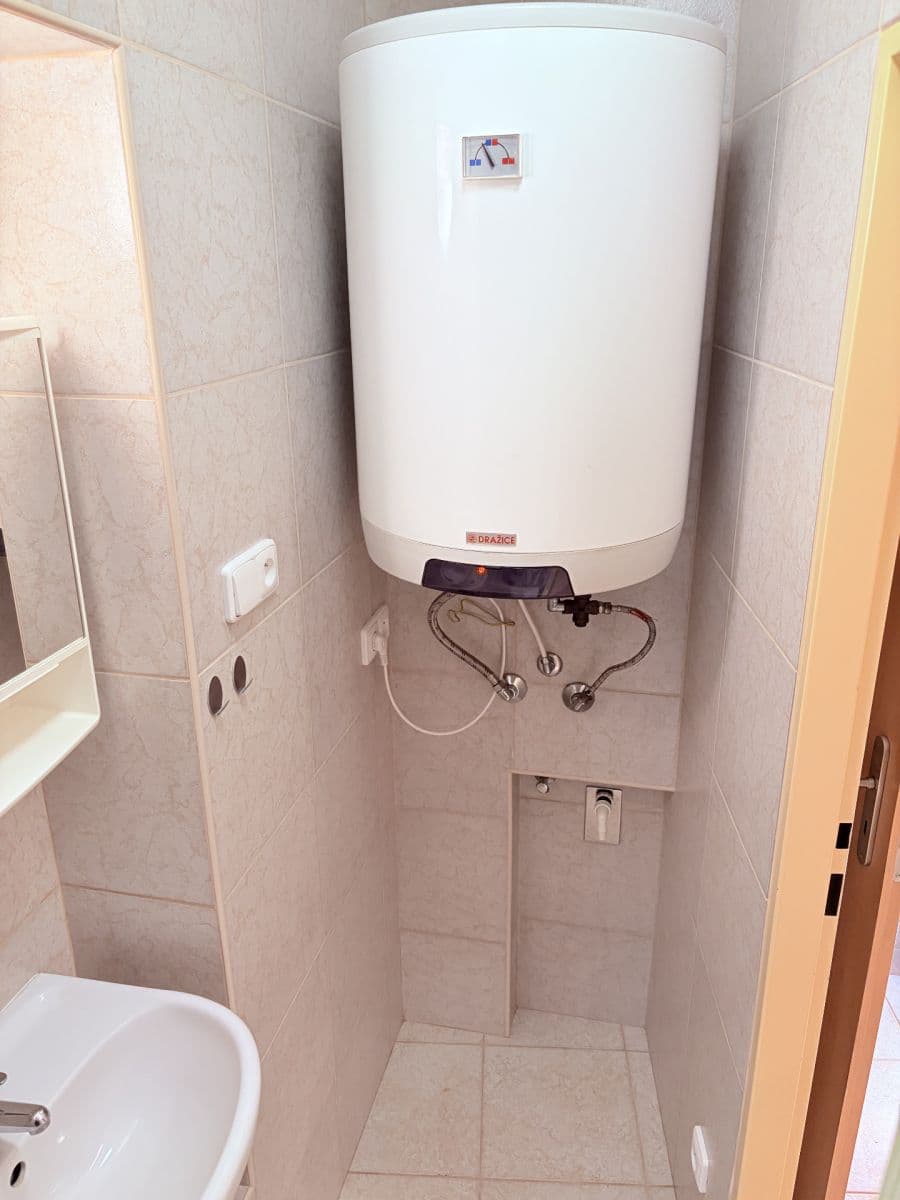 Prodej bytu 1+kk 38 m², Varšavská, Praha, Praha Prodej bytu 1+kk 38 m², Varšavská, Praha, Praha