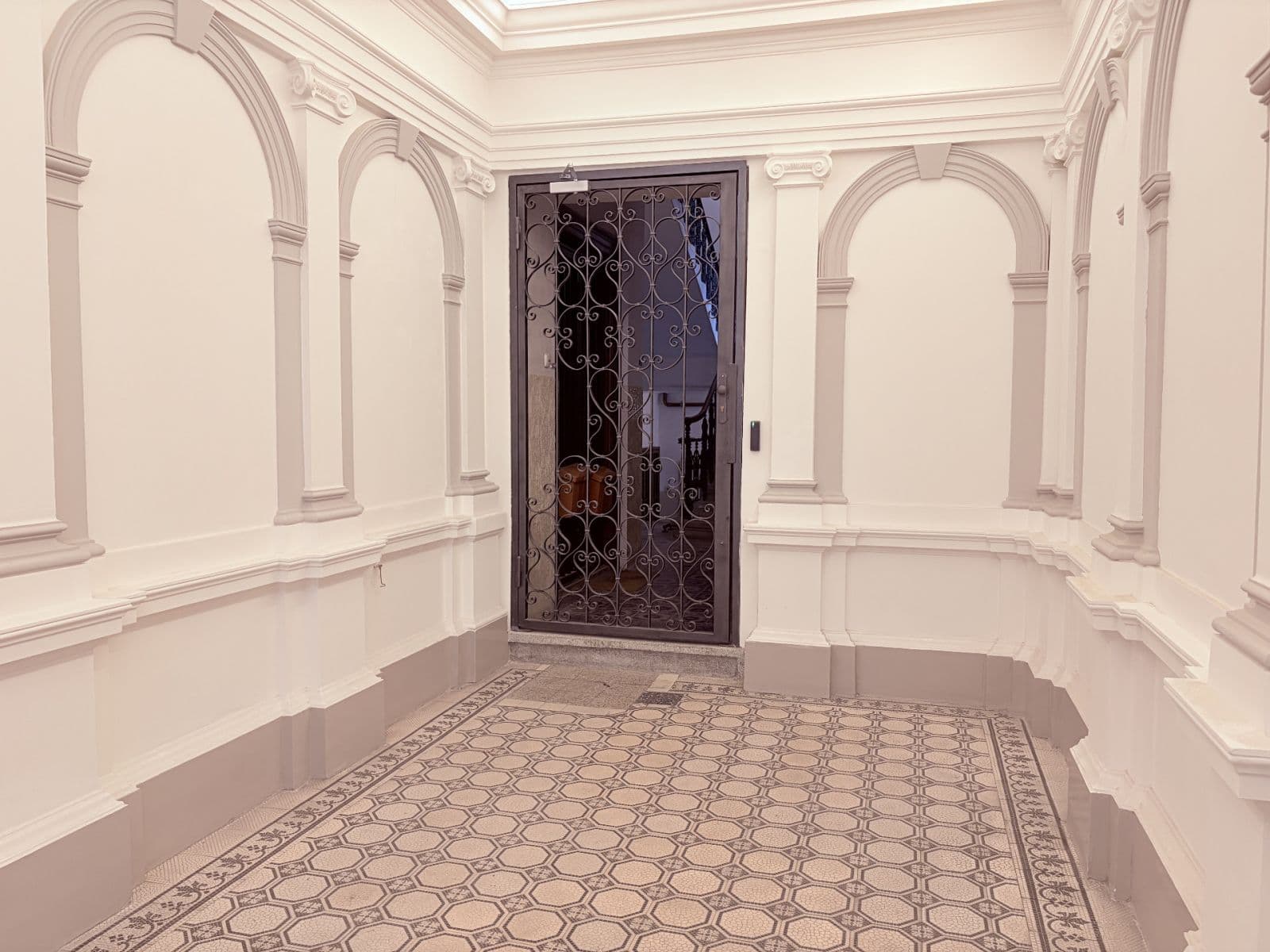 Prodej bytu 1+kk 38 m², Varšavská, Praha, Praha Prodej bytu 1+kk 38 m², Varšavská, Praha, Praha