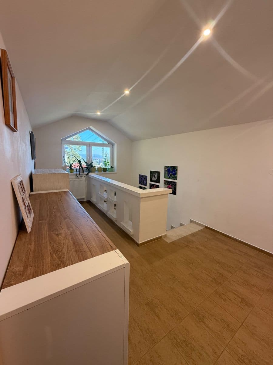 Prodej domu 318 m², pozemek 1.000 m², Turnov, Liberecký kraj Prodej domu 318 m², pozemek 1.000 m², Turnov, Liberecký kraj