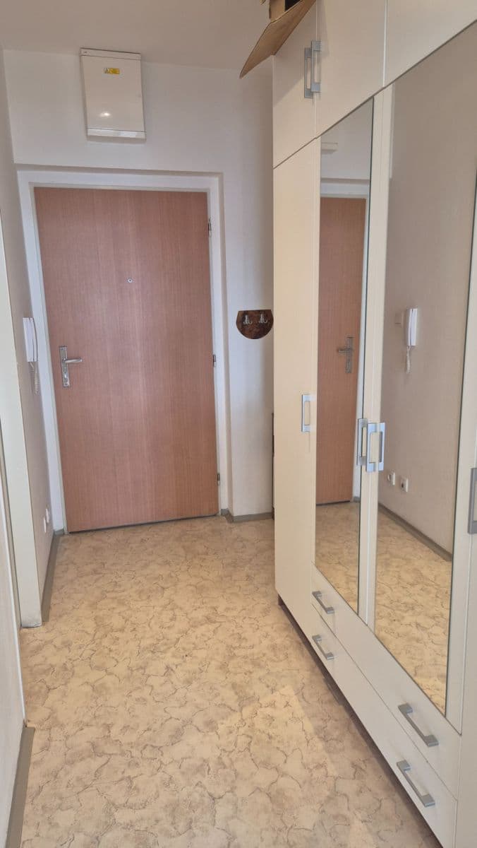 Prodej bytu 1+kk 40 m², Hnězdenská, Praha, Praha Prodej bytu 1+kk 40 m², Hnězdenská, Praha, Praha