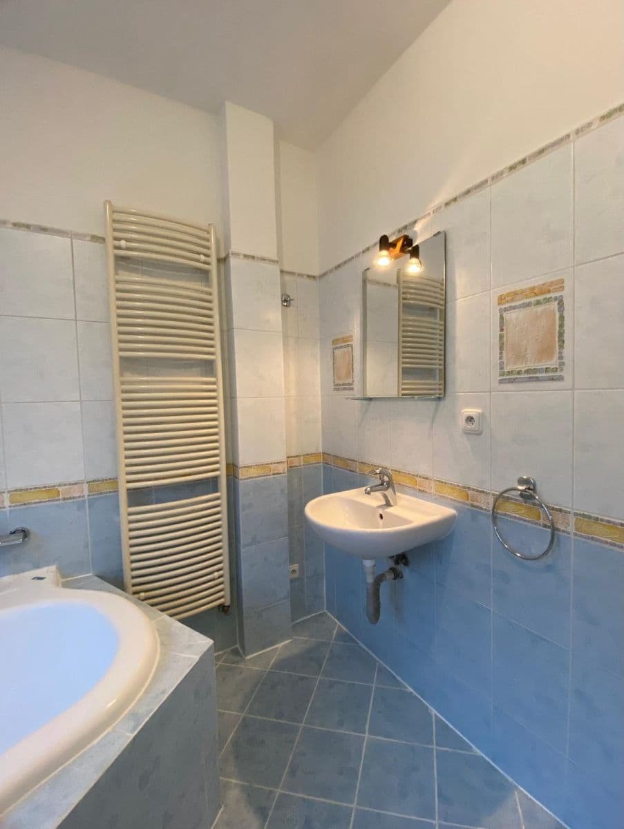 Pronájem bytu 2+kk 50 m², Osvoboz. pol. vězňů, Kladno, Středočeský kraj Pronájem bytu 2+kk 50 m², Osvoboz. pol. vězňů, Kladno, Středočeský kraj