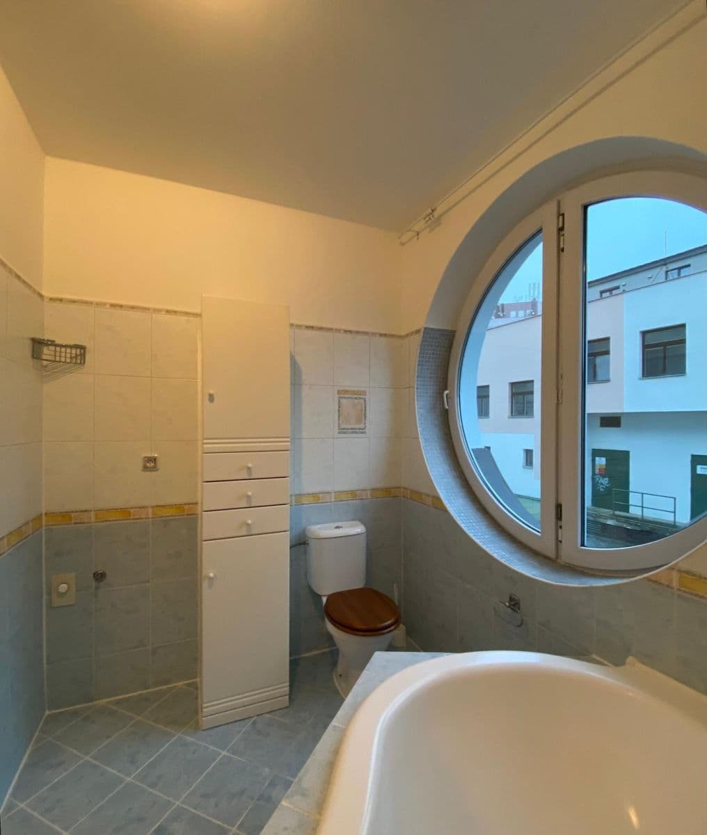 Pronájem bytu 2+kk 50 m², Osvoboz. pol. vězňů, Kladno, Středočeský kraj Pronájem bytu 2+kk 50 m², Osvoboz. pol. vězňů, Kladno, Středočeský kraj