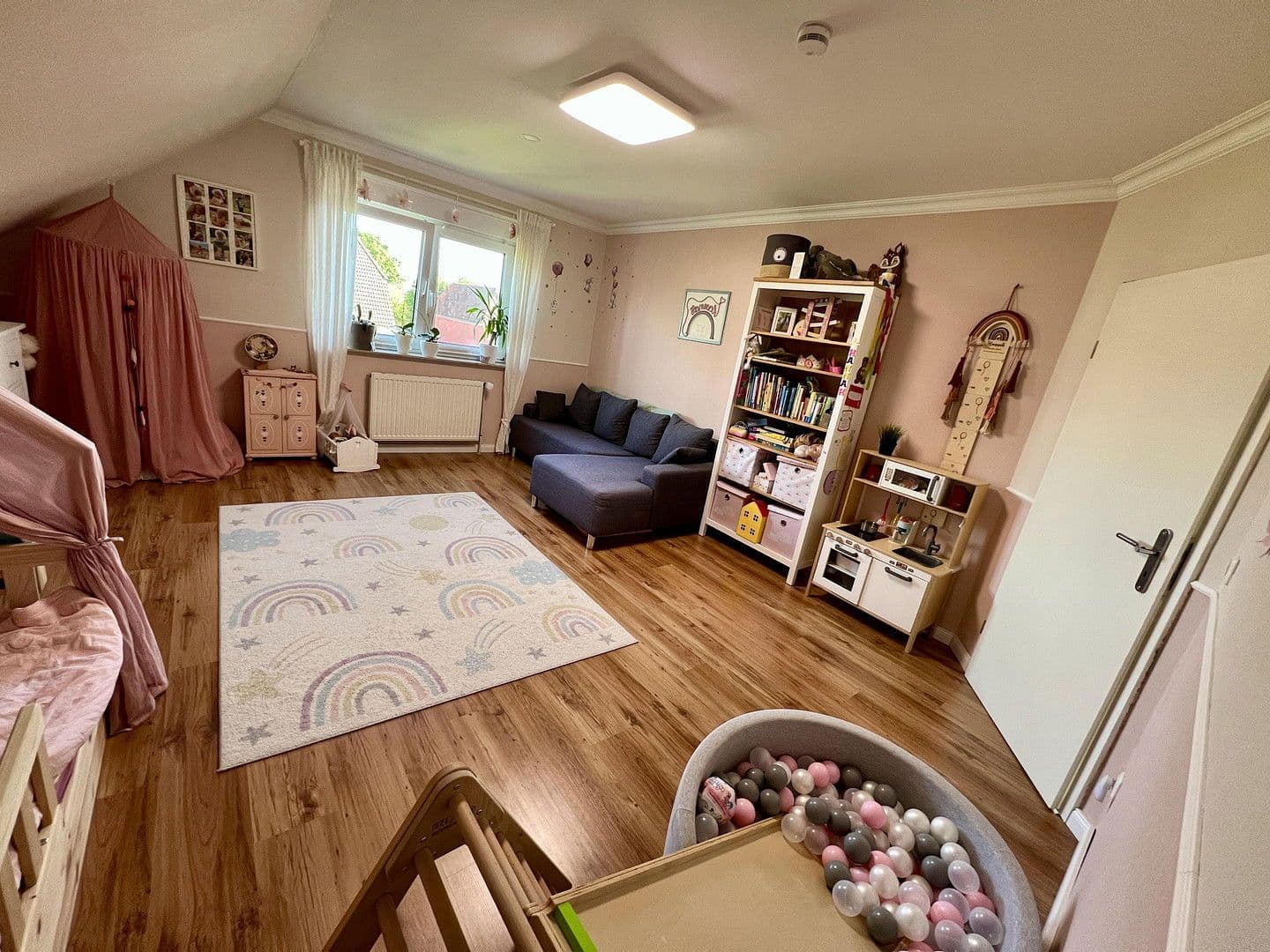 Prodej domu 142 m², pozemek 418 m², Stelle, Dolní Sasko Prodej domu 142 m², pozemek 418 m², Stelle, Dolní Sasko