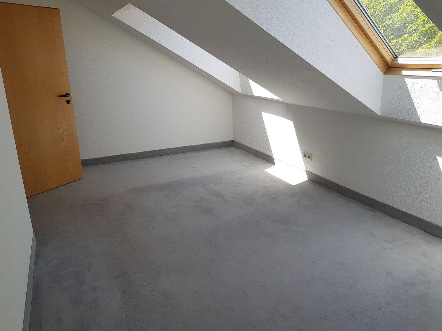 Pronájem bytu 2+1 55 m², Gerlingen, Bádensko-Württembersko Pronájem bytu 2+1 55 m², Gerlingen, Bádensko-Württembersko