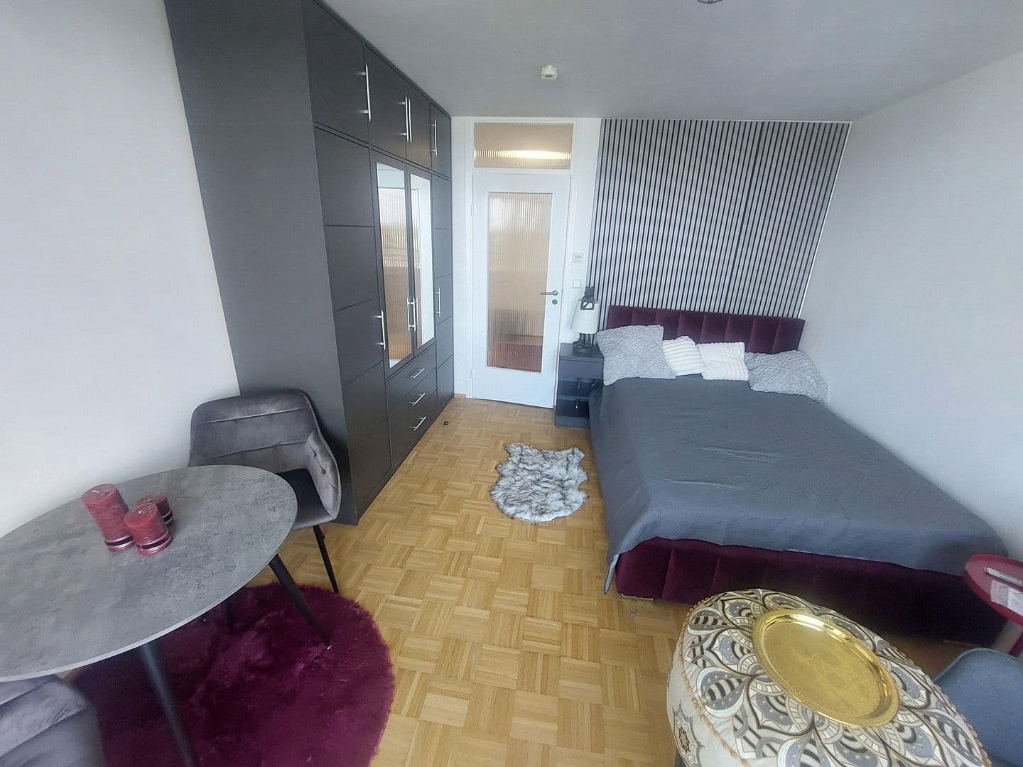 Pronájem bytu 1+1 30 m², Freischützstr. 110, München, Bavorsko Pronájem bytu 1+1 30 m², Freischützstr. 110, München, Bavorsko