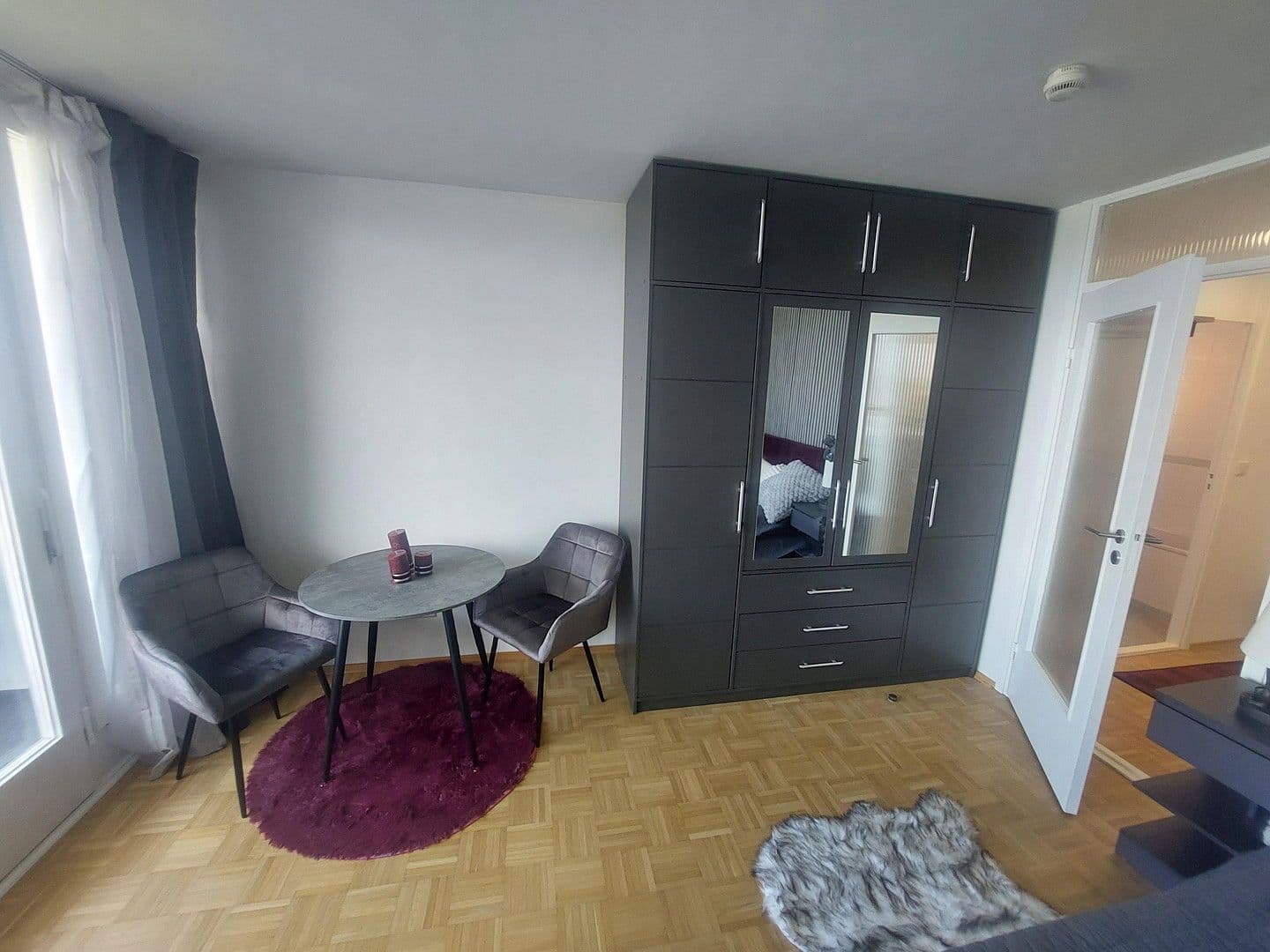 Pronájem bytu 1+1 30 m², Freischützstr. 110, München, Bavorsko Pronájem bytu 1+1 30 m², Freischützstr. 110, München, Bavorsko