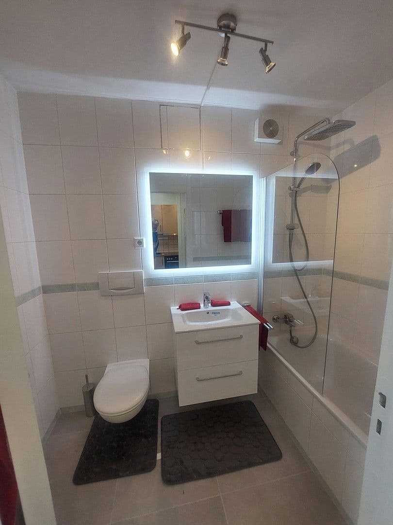 Pronájem bytu 1+1 30 m², Freischützstr. 110, München, Bavorsko Pronájem bytu 1+1 30 m², Freischützstr. 110, München, Bavorsko