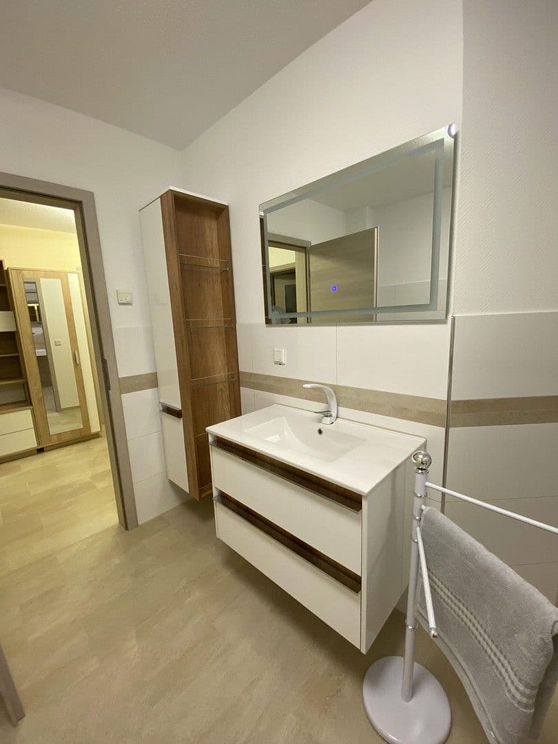 Pronájem bytu 3+1 95 m², Wiesbaden, Hessen Pronájem bytu 3+1 95 m², Wiesbaden, Hessen