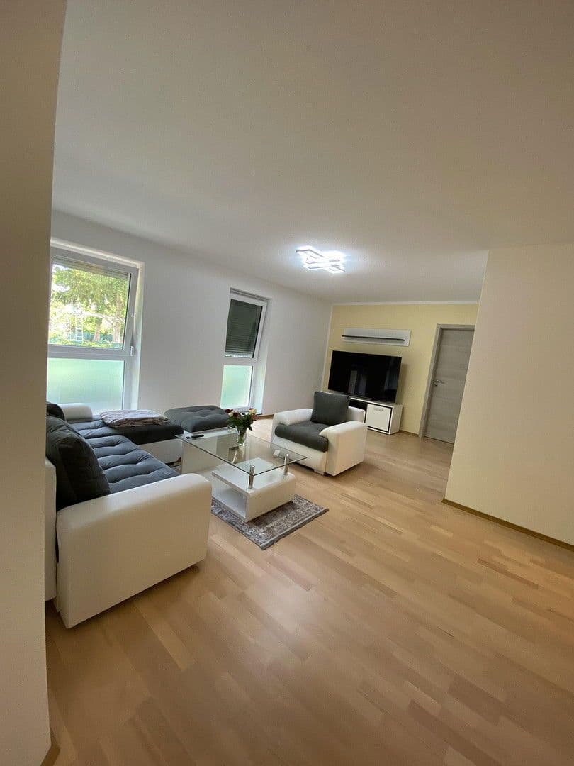 Pronájem bytu 3+1 95 m², Wiesbaden, Hessen Pronájem bytu 3+1 95 m², Wiesbaden, Hessen