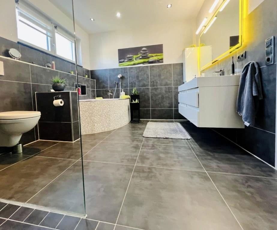 Prodej domu 233 m², pozemek 1.915 m², Gomaringen, Bádensko-Württembersko Prodej domu 233 m², pozemek 1.915 m², Gomaringen, Bádensko-Württembersko