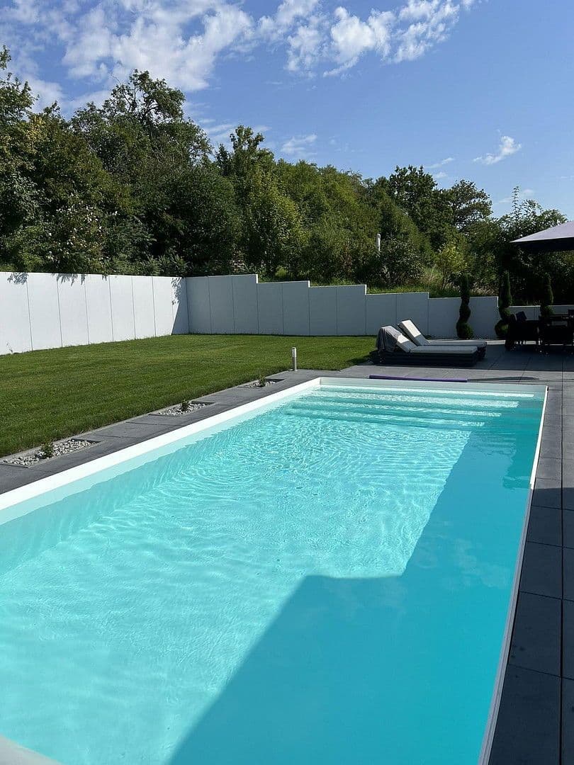 Prodej domu 233 m², pozemek 1.915 m², Gomaringen, Bádensko-Württembersko Prodej domu 233 m², pozemek 1.915 m², Gomaringen, Bádensko-Württembersko