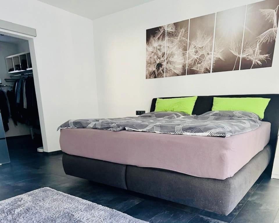 Prodej domu 233 m², pozemek 1.915 m², Gomaringen, Bádensko-Württembersko Prodej domu 233 m², pozemek 1.915 m², Gomaringen, Bádensko-Württembersko