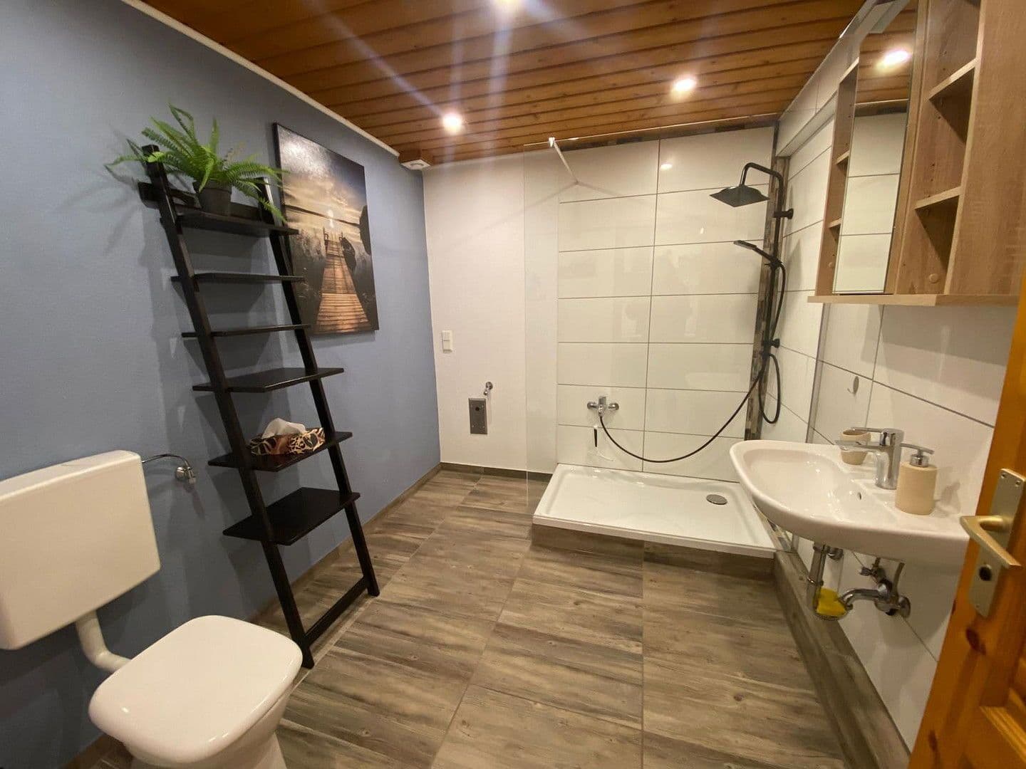 Pronájem bytu 2+1 39 m², Mannheimer Straße 12, Viernheim, Hessen Pronájem bytu 2+1 39 m², Mannheimer Straße 12, Viernheim, Hessen