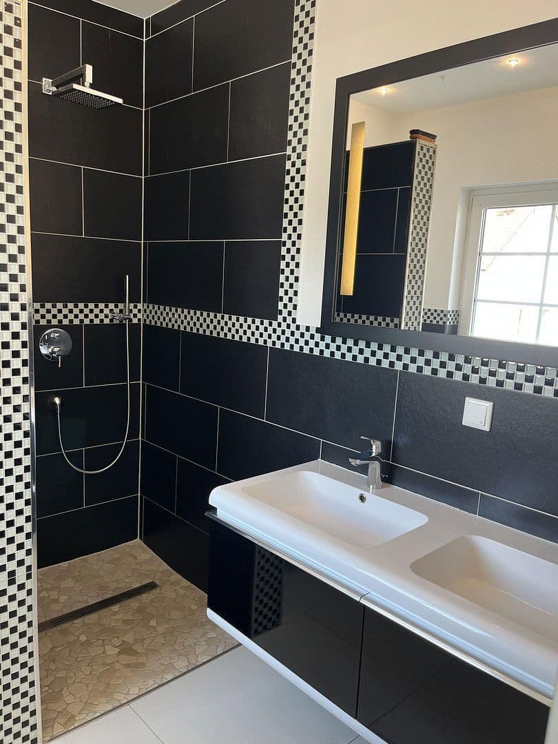 Prodej domu 161 m², pozemek 512 m², Hagensche Strasse 40, Lage, Severní Porýní-Vestfálsko Prodej domu 161 m², pozemek 512 m², Hagensche Strasse 40, Lage, Severní Porýní-Vestfálsko