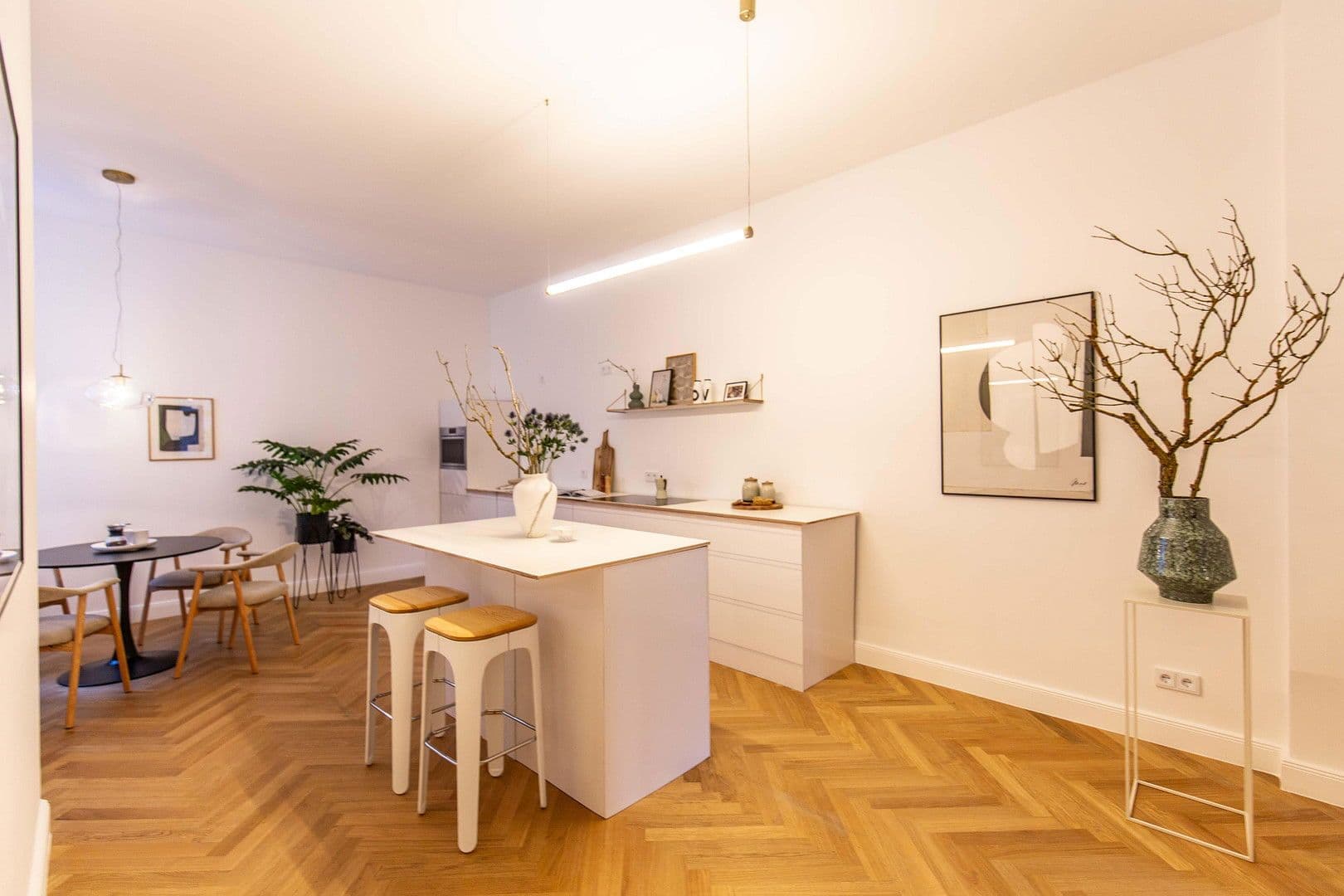 Prodej bytu 4+1 85 m², Düsseldorfer Straße 14, Berlin, Berlín Prodej bytu 4+1 85 m², Düsseldorfer Straße 14, Berlin, Berlín