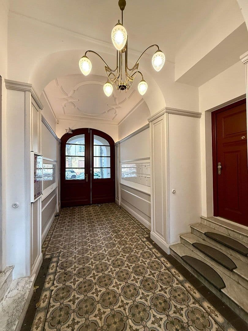 Prodej bytu 4+1 85 m², Düsseldorfer Straße 14, Berlin, Berlín Prodej bytu 4+1 85 m², Düsseldorfer Straße 14, Berlin, Berlín