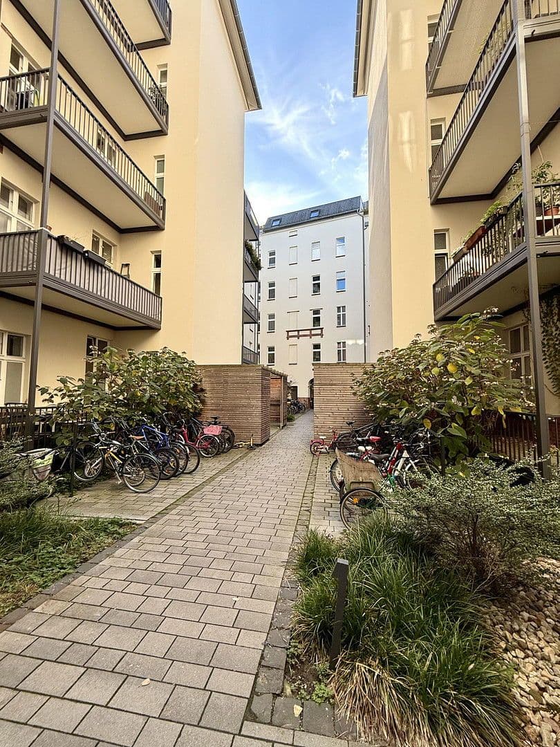 Prodej bytu 4+1 85 m², Düsseldorfer Straße 14, Berlin, Berlín Prodej bytu 4+1 85 m², Düsseldorfer Straße 14, Berlin, Berlín