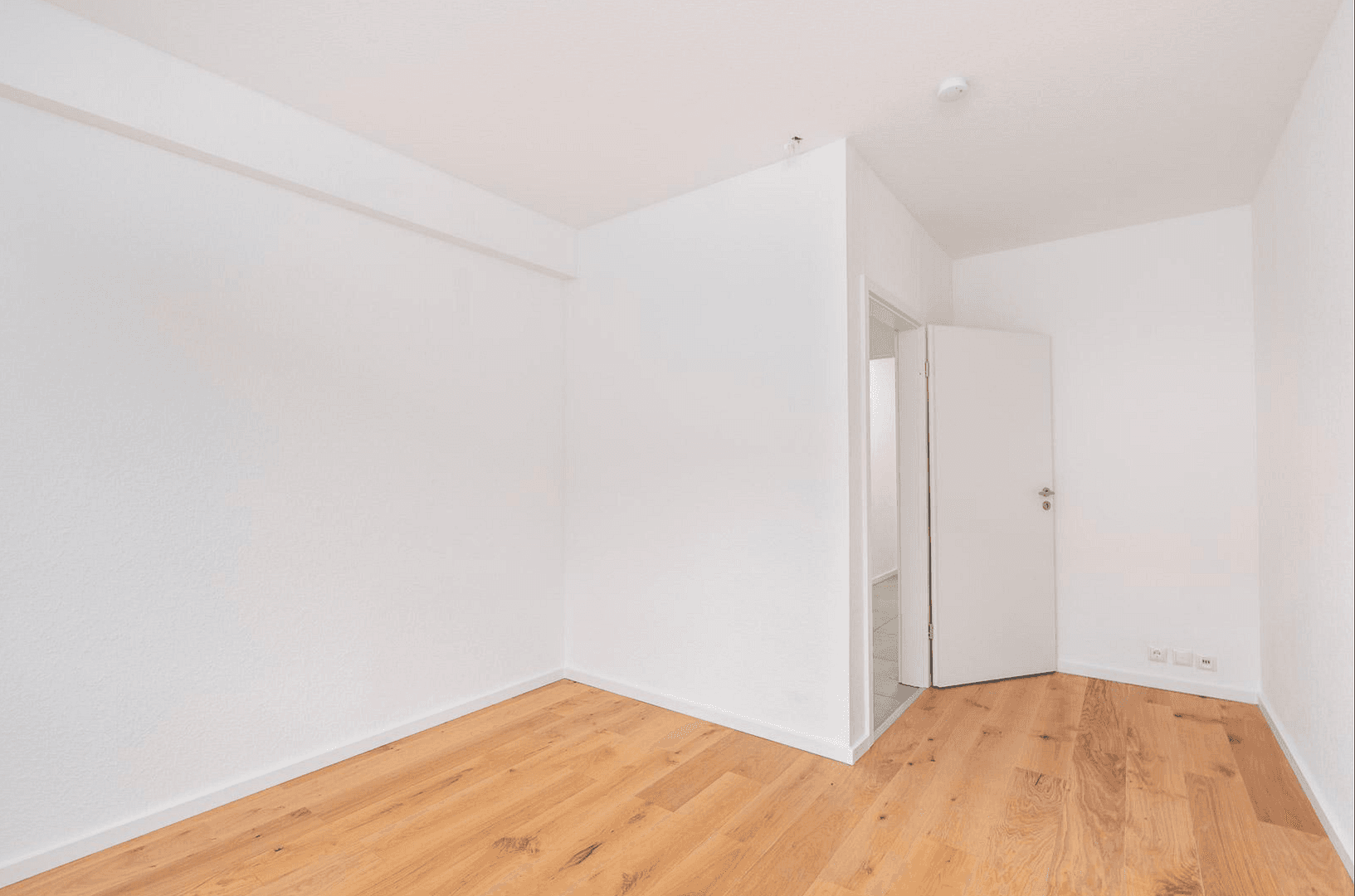 Prodej bytu 2+1 55 m², Düsseldorf, Severní Porýní-Vestfálsko Prodej bytu 2+1 55 m², Düsseldorf, Severní Porýní-Vestfálsko