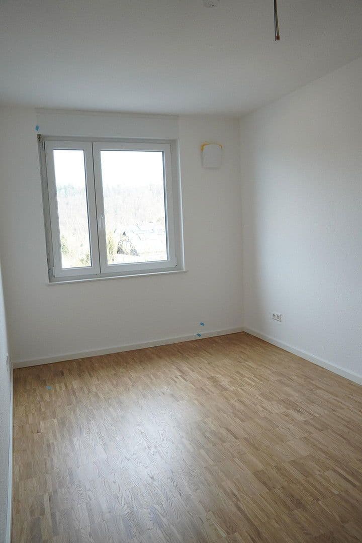 Pronájem bytu 4+1 105 m², Hölderlinstraße 26d, Pforzheim, Bádensko-Württembersko Pronájem bytu 4+1 105 m², Hölderlinstraße 26d, Pforzheim, Bádensko-Württembersko