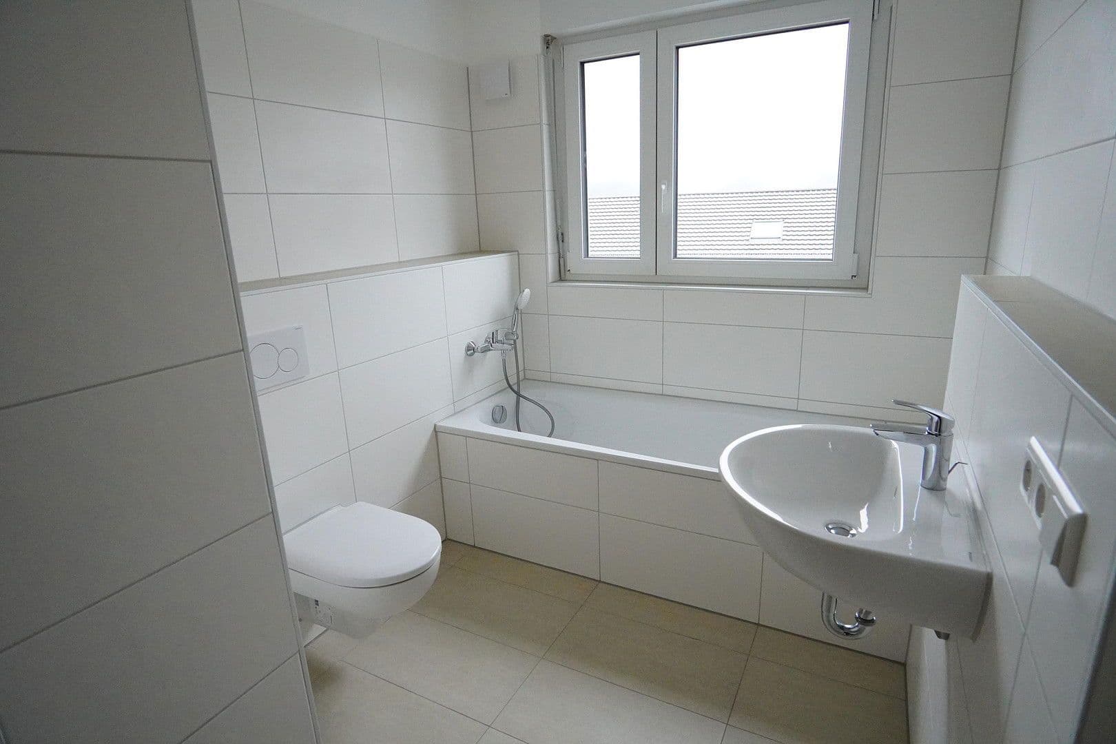 Pronájem bytu 4+1 105 m², Hölderlinstraße 26d, Pforzheim, Bádensko-Württembersko Pronájem bytu 4+1 105 m², Hölderlinstraße 26d, Pforzheim, Bádensko-Württembersko