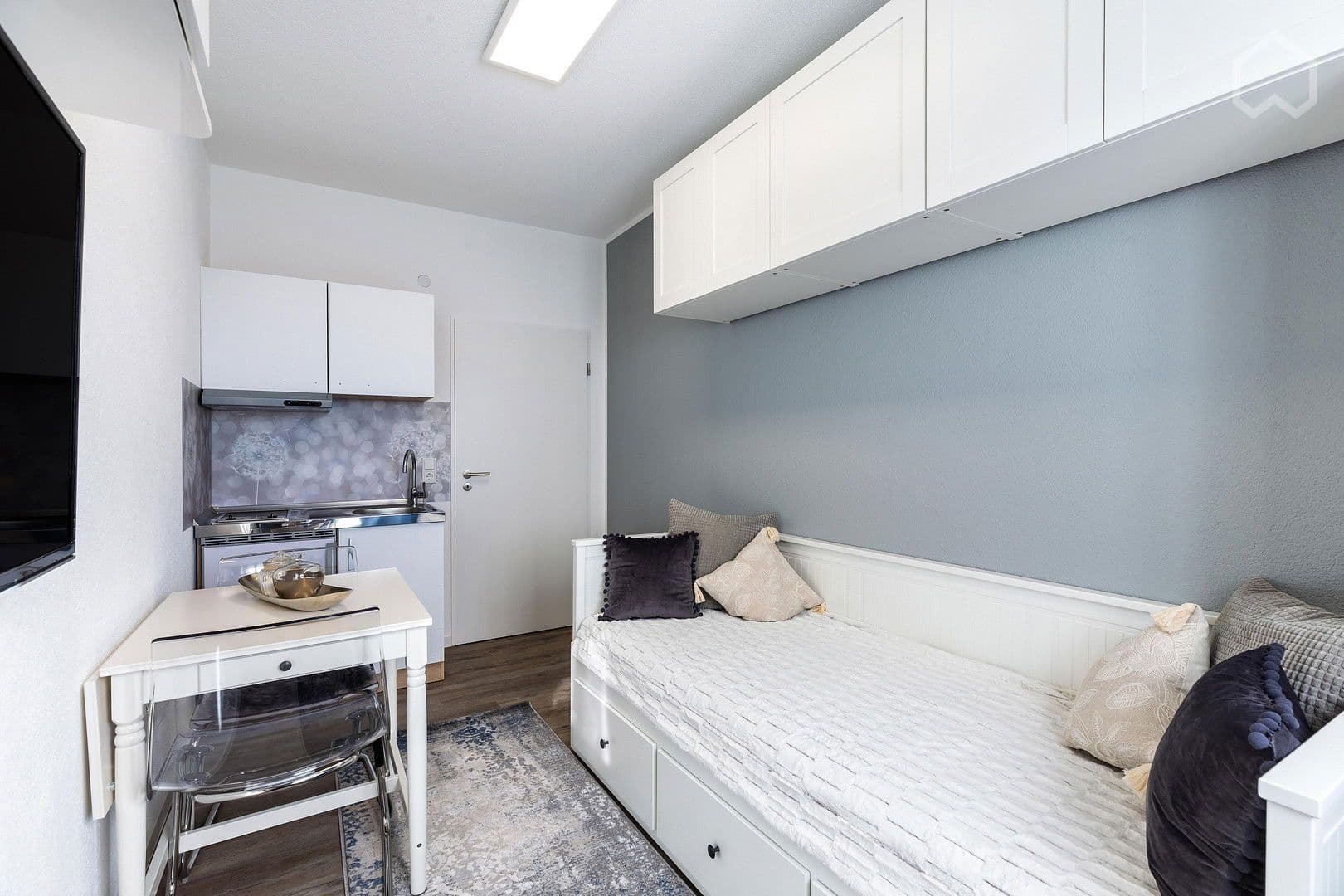 Pronájem bytu 1+1 16 m², Kronenstr. 16, Meersburg, Bádensko-Württembersko Pronájem bytu 1+1 16 m², Kronenstr. 16, Meersburg, Bádensko-Württembersko