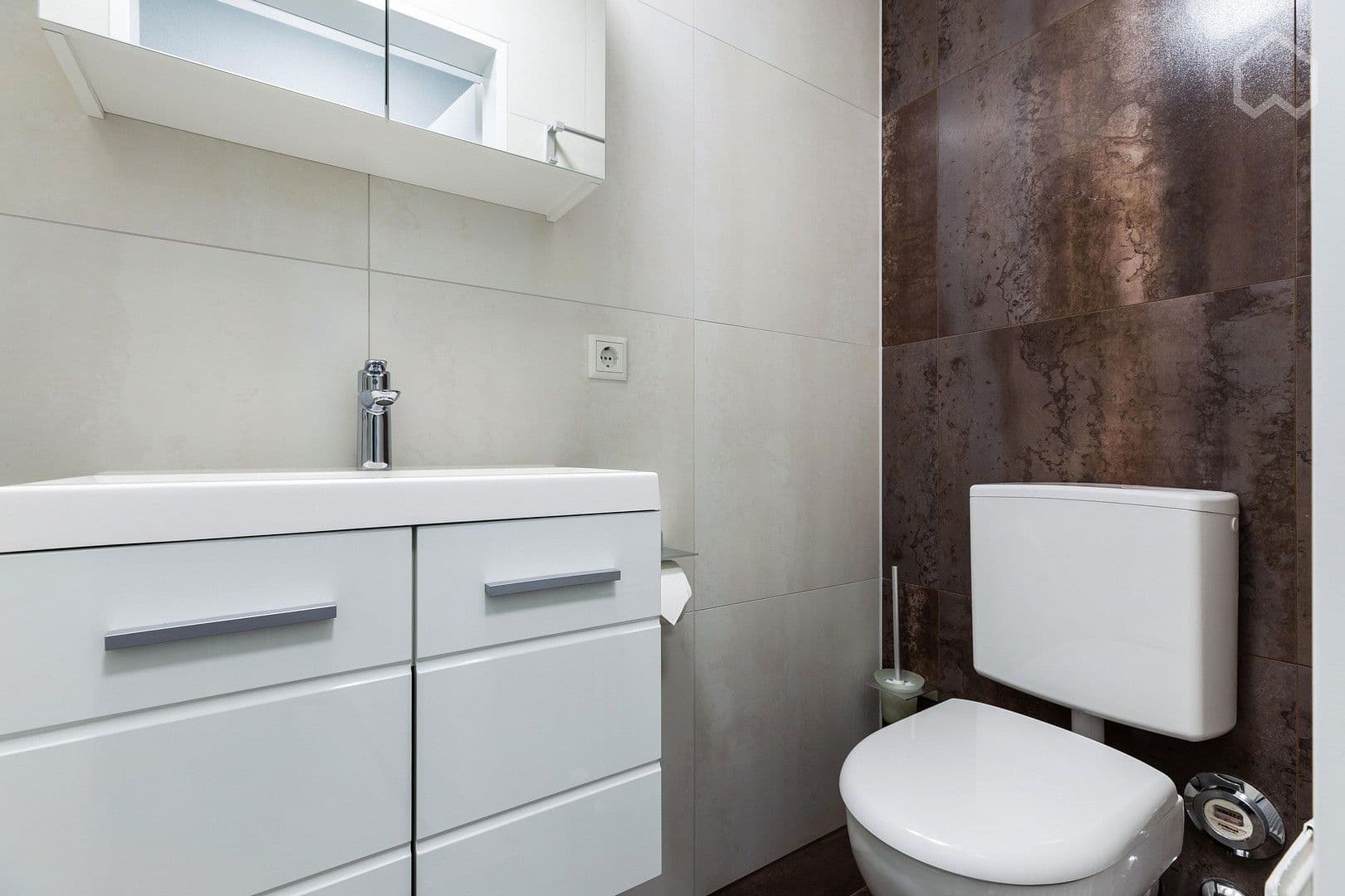 Pronájem bytu 1+1 16 m², Kronenstr. 16, Meersburg, Bádensko-Württembersko Pronájem bytu 1+1 16 m², Kronenstr. 16, Meersburg, Bádensko-Württembersko