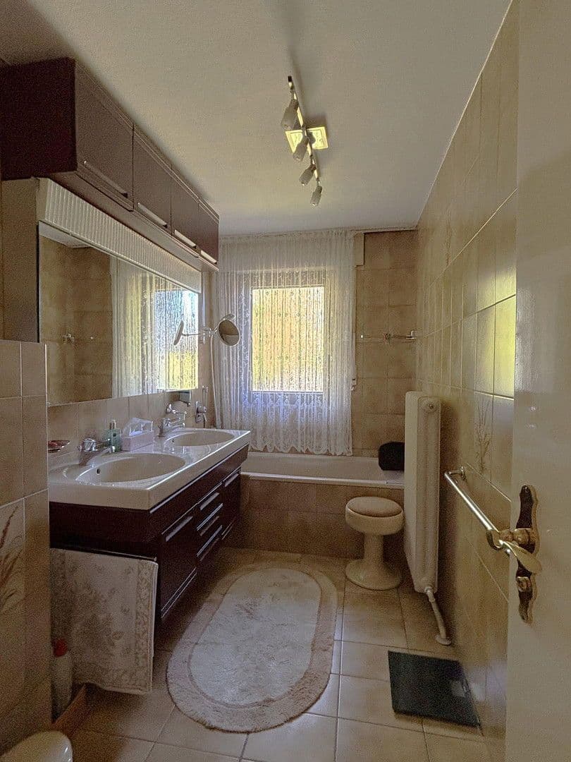 Prodej domu 197 m², pozemek 705 m², Böblingen, Bádensko-Württembersko Prodej domu 197 m², pozemek 705 m², Böblingen, Bádensko-Württembersko