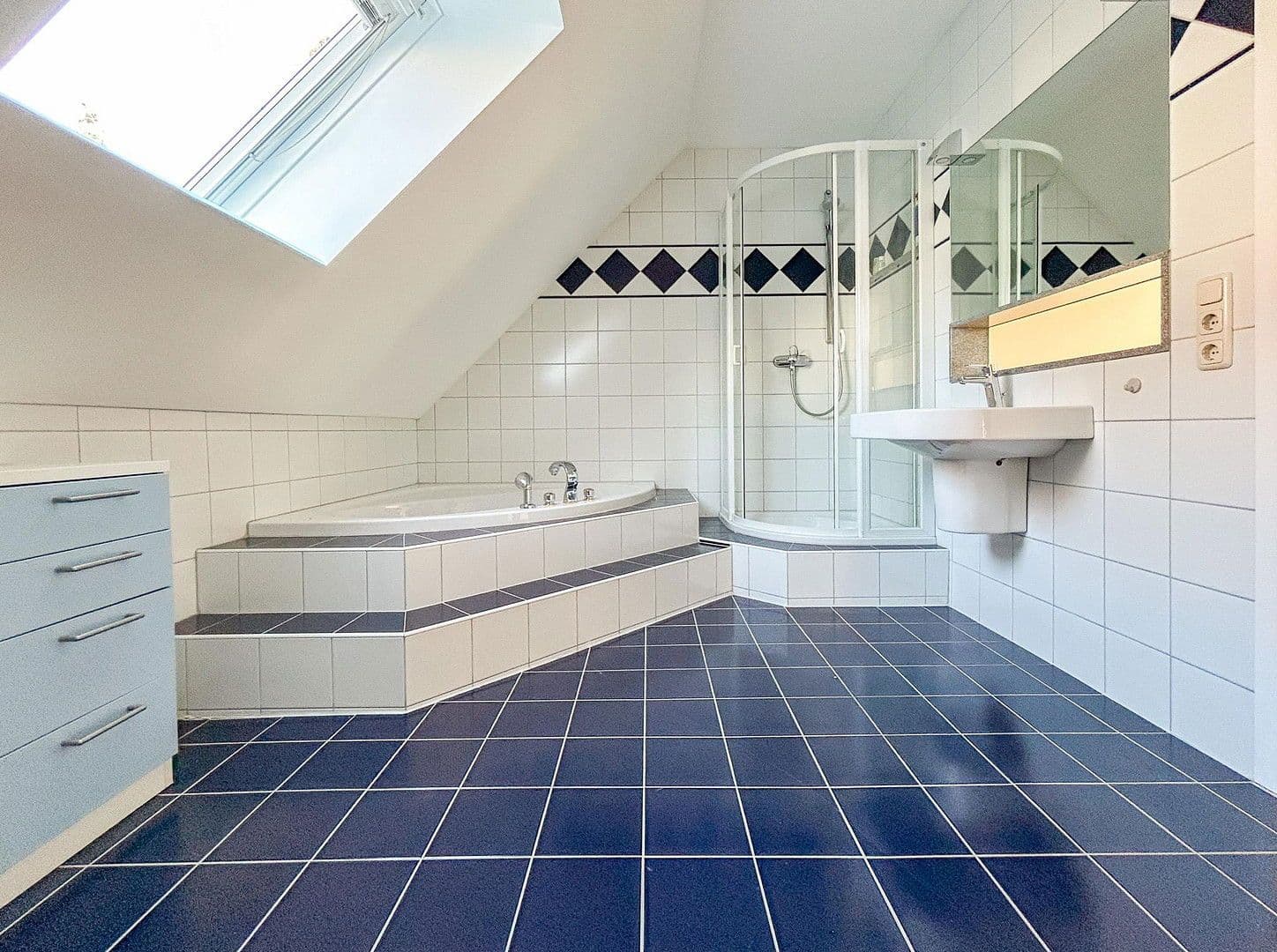 Prodej domu 218 m², pozemek 815 m², Fürth, Bavorsko Prodej domu 218 m², pozemek 815 m², Fürth, Bavorsko