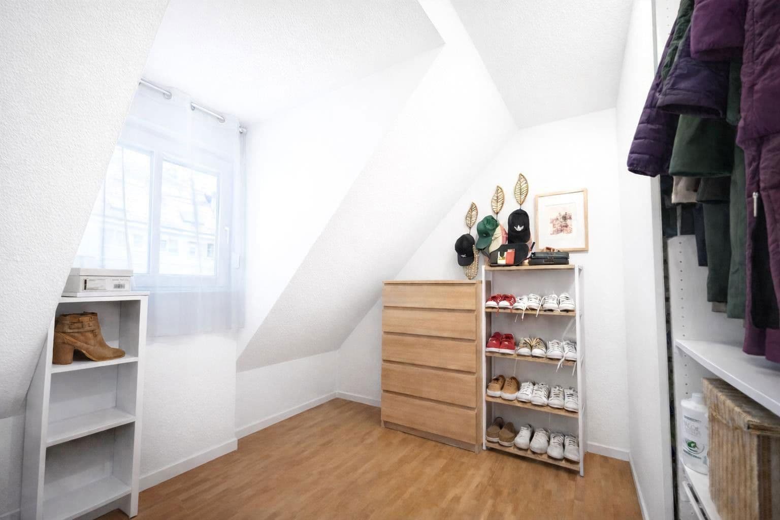 Pronájem bytu 4+kk 95 m², Beim Schloßhof 10, Remseck am Neckar, Bádensko-Württembersko Pronájem bytu 4+kk 95 m², Beim Schloßhof 10, Remseck am Neckar, Bádensko-Württembersko