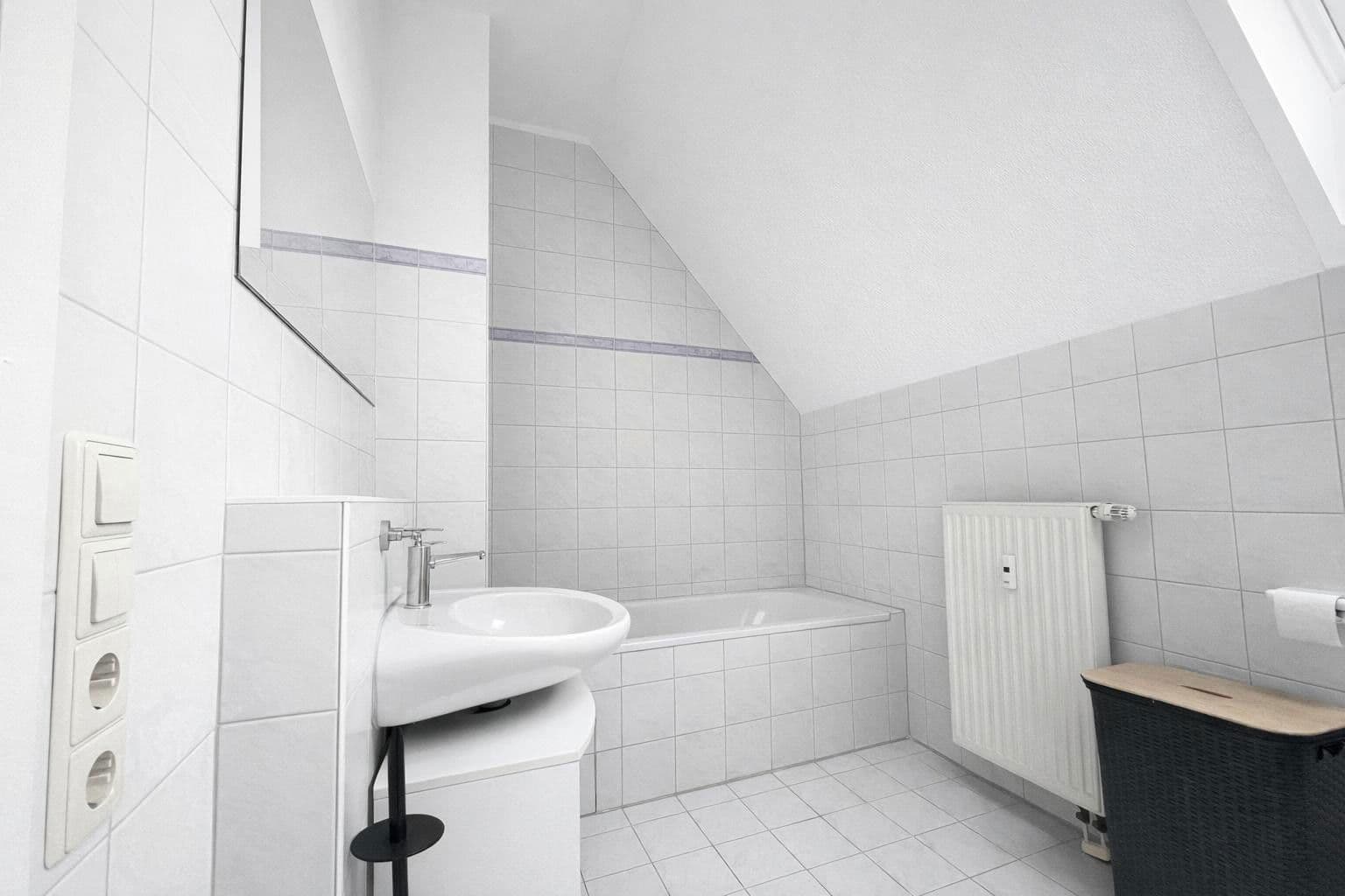 Pronájem bytu 4+kk 95 m², Beim Schloßhof 10, Remseck am Neckar, Bádensko-Württembersko Pronájem bytu 4+kk 95 m², Beim Schloßhof 10, Remseck am Neckar, Bádensko-Württembersko