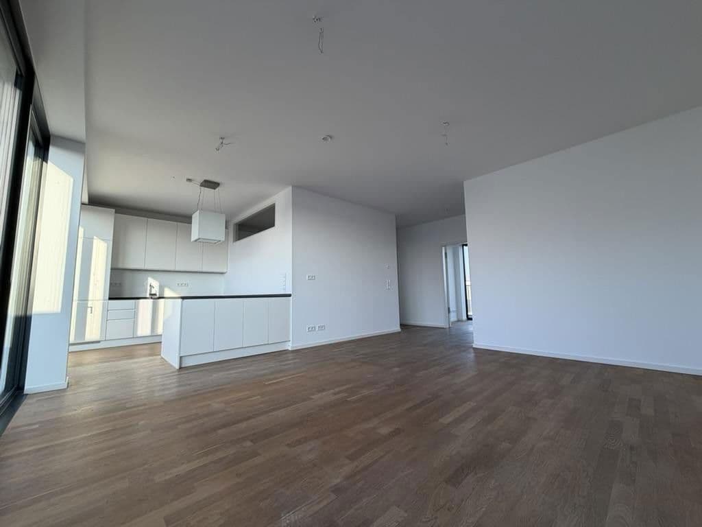 Prodej bytu 3+1 110 m², Harzer Straße 109, Berlin, Berlín Prodej bytu 3+1 110 m², Harzer Straße 109, Berlin, Berlín