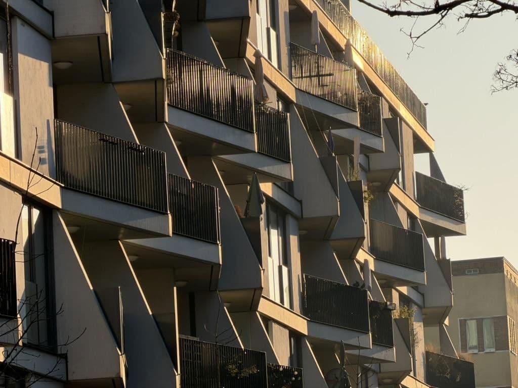 Prodej bytu 3+1 110 m², Harzer Straße 109, Berlin, Berlín Prodej bytu 3+1 110 m², Harzer Straße 109, Berlin, Berlín