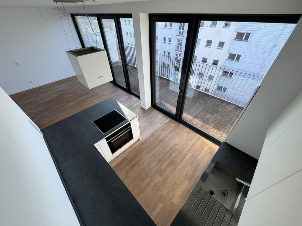 Prodej bytu 3+1 110 m², Harzer Straße 109, Berlin, Berlín Prodej bytu 3+1 110 m², Harzer Straße 109, Berlin, Berlín