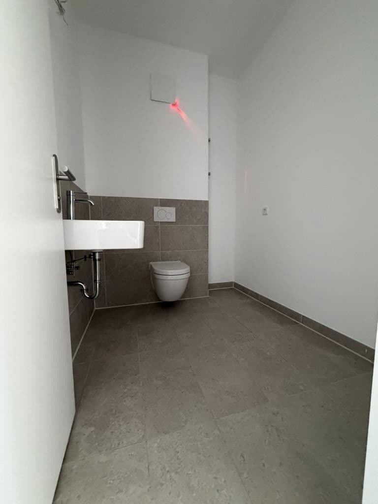 Prodej bytu 3+1 110 m², Harzer Straße 109, Berlin, Berlín Prodej bytu 3+1 110 m², Harzer Straße 109, Berlin, Berlín