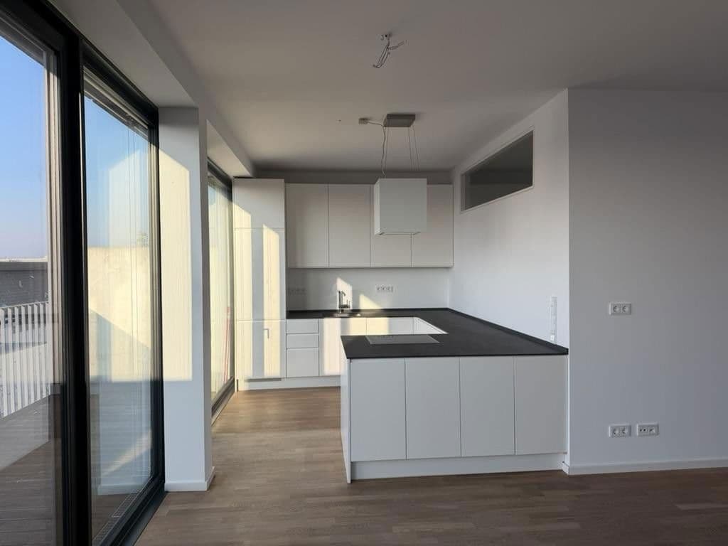 Prodej bytu 3+1 110 m², Harzer Straße 109, Berlin, Berlín Prodej bytu 3+1 110 m², Harzer Straße 109, Berlin, Berlín