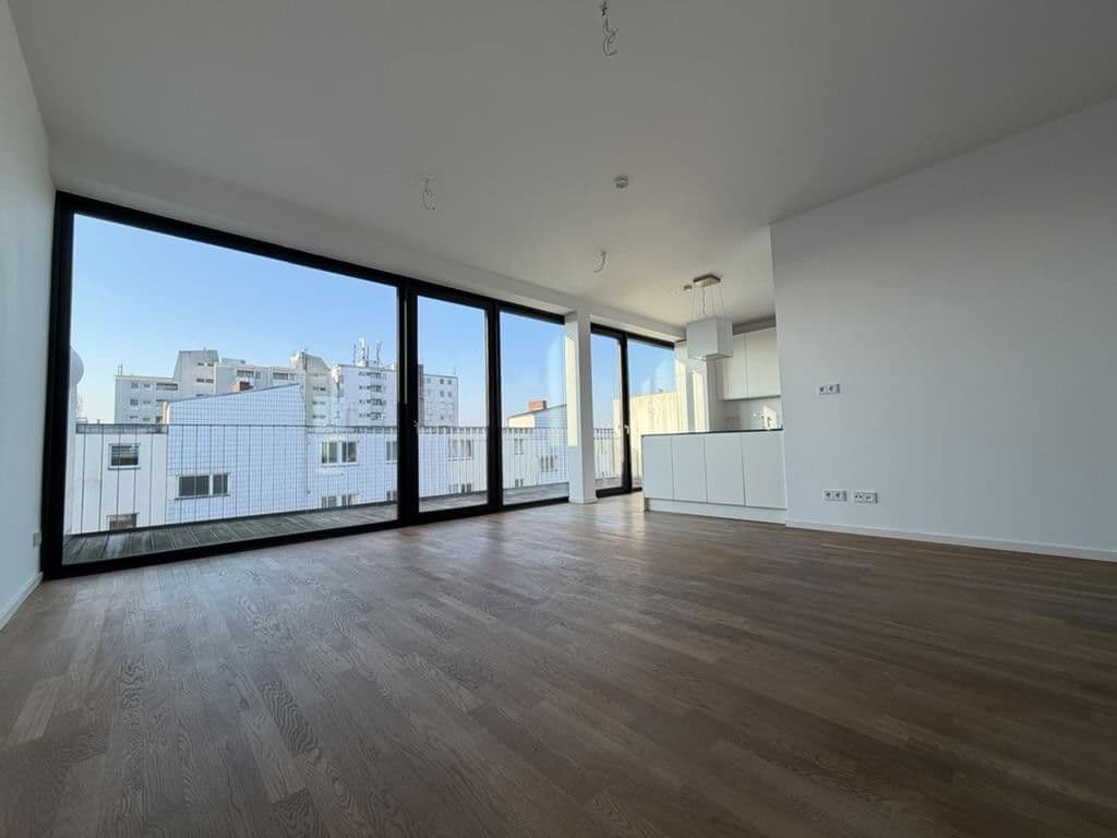 Prodej bytu 3+1 110 m², Harzer Straße 109, Berlin, Berlín Prodej bytu 3+1 110 m², Harzer Straße 109, Berlin, Berlín