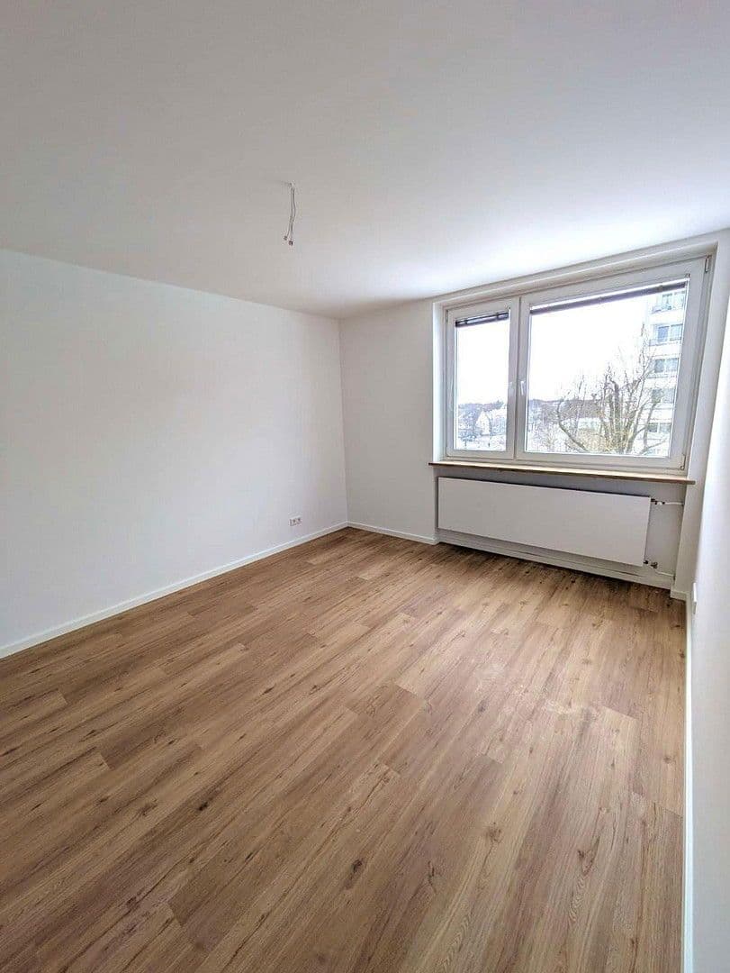 Pronájem bytu 3+1 70 m², Denninger Str. 202, München, Bavorsko Pronájem bytu 3+1 70 m², Denninger Str. 202, München, Bavorsko
