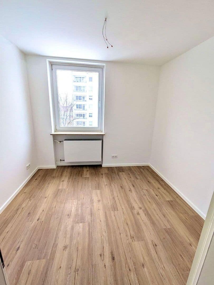 Pronájem bytu 3+1 70 m², Denninger Str. 202, München, Bavorsko Pronájem bytu 3+1 70 m², Denninger Str. 202, München, Bavorsko