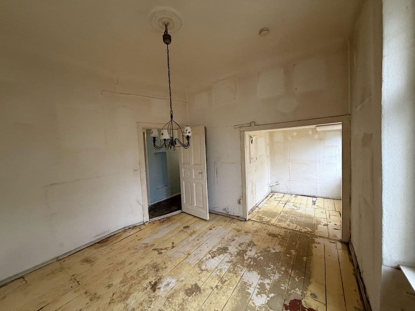 Prodej bytu 4+1 108 m², Eschenstraße, 2, Berlin, Berlín Prodej bytu 4+1 108 m², Eschenstraße, 2, Berlin, Berlín